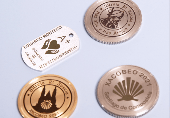 grabado láser sobre acero y latón